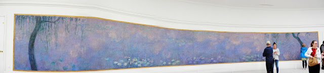 Panoramica de "Le ninfee" di Monet al Museo de l'Orangerie a Parigi