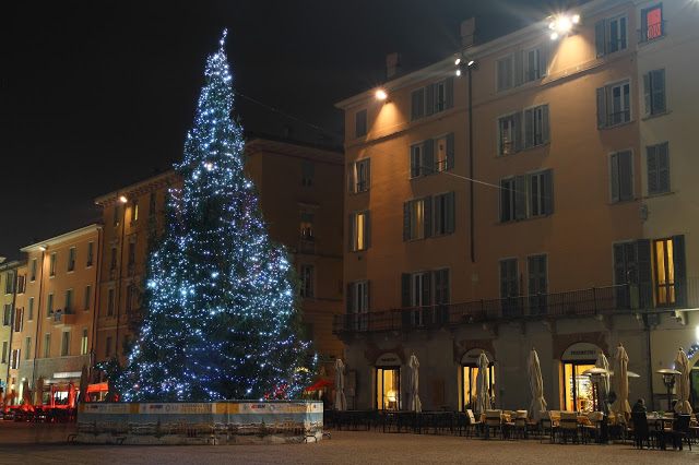 Albero di Natale in Piazza Duomo a Brescia